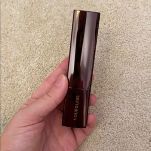 Hourglass foundation